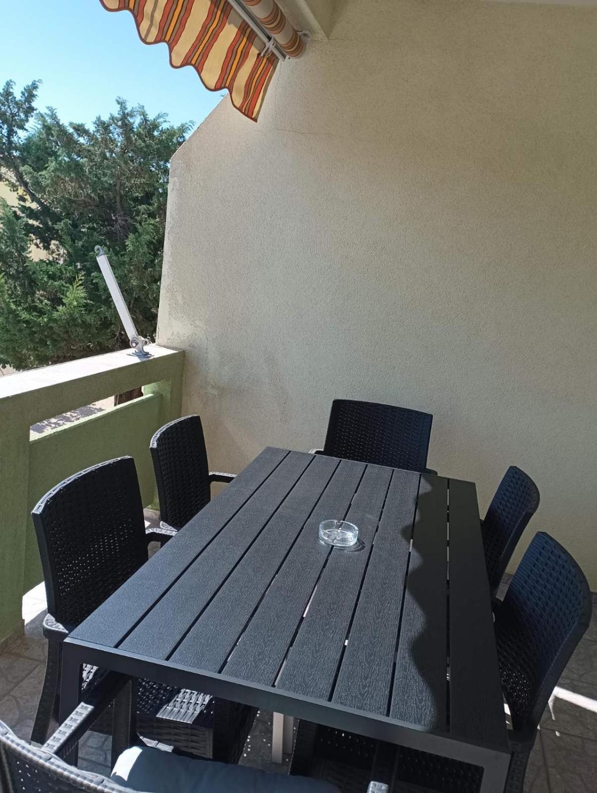 Apartmani Ana Vir Esterno foto