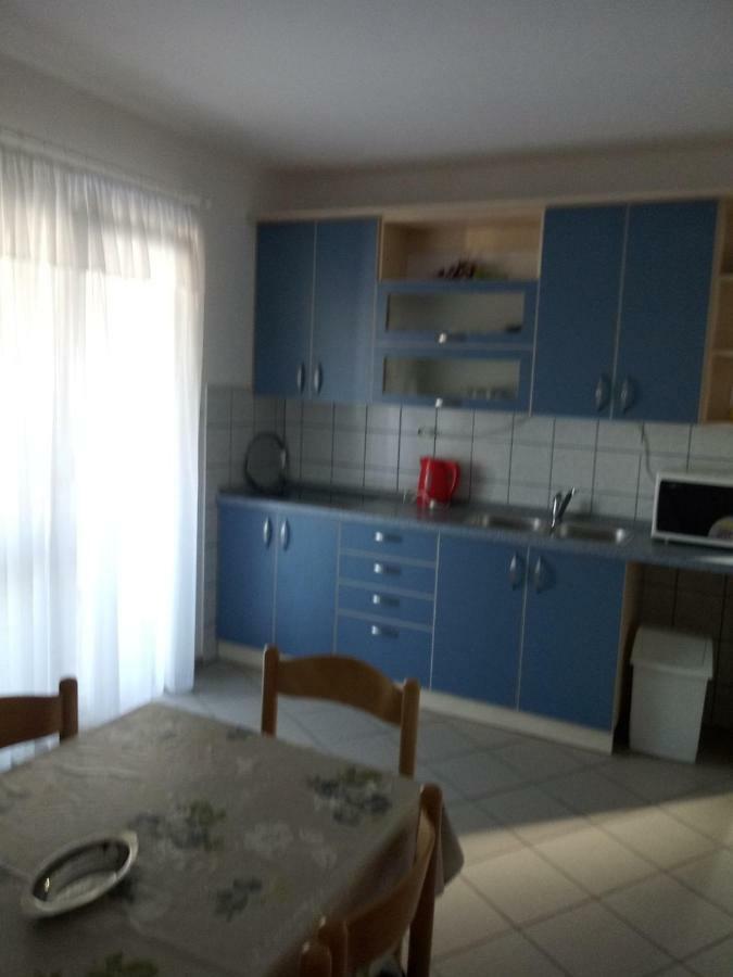 Apartmani Ana Vir Esterno foto